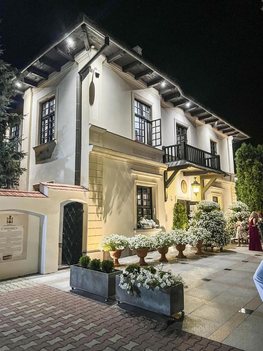 Dwór Anna Acomodação com café da manhã Ciecierzyn Exterior foto