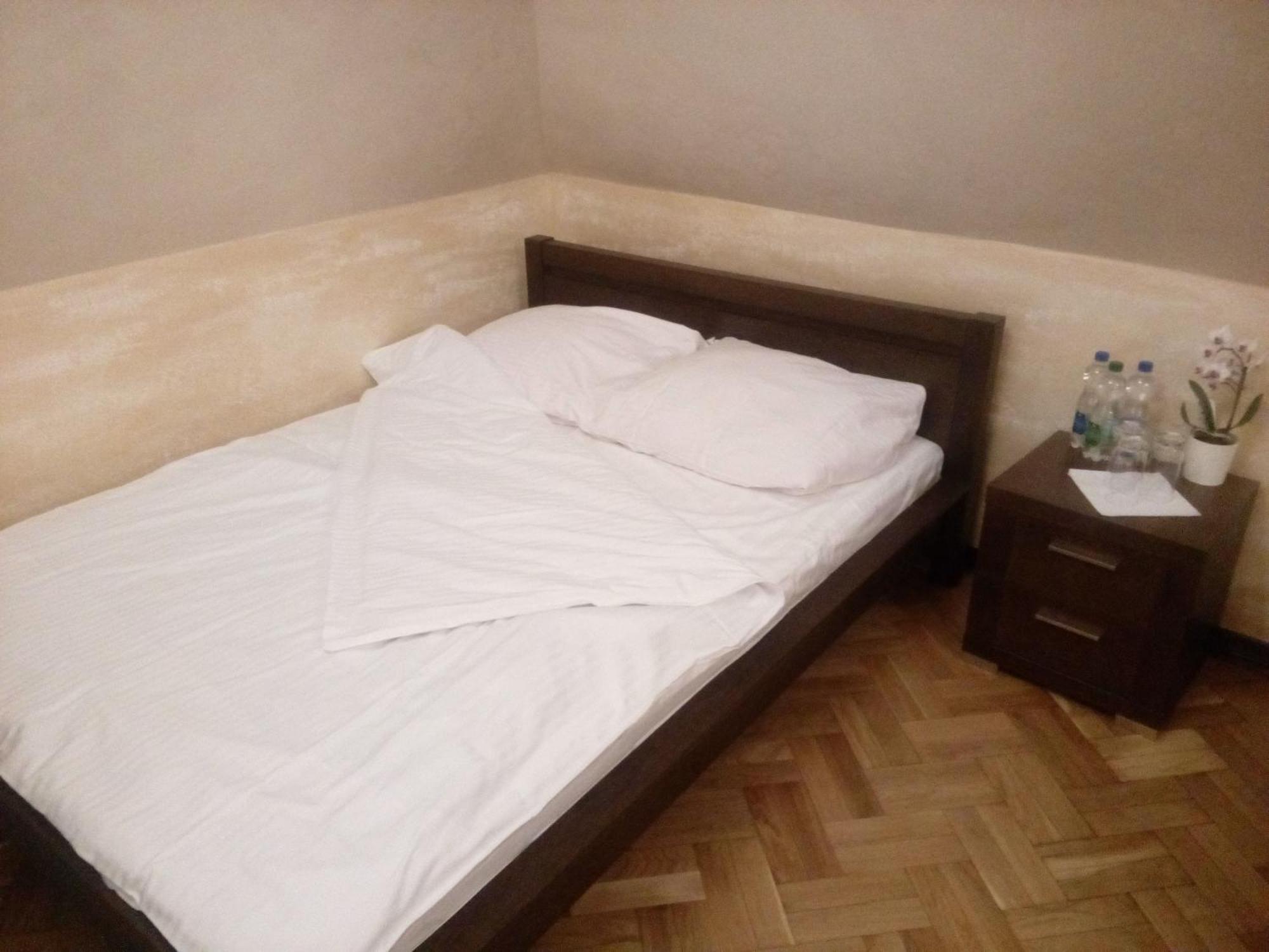 Dwór Anna Acomodação com café da manhã Ciecierzyn Quarto foto